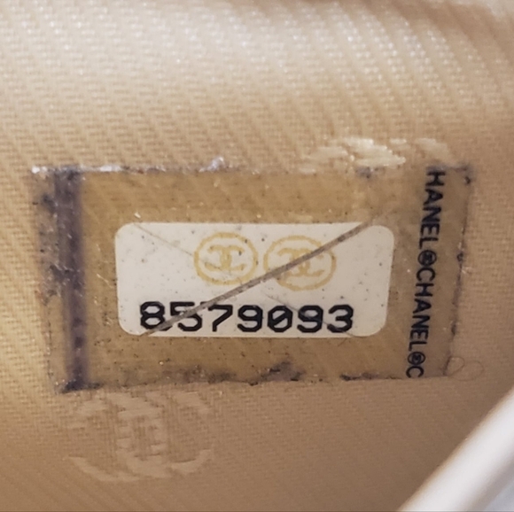 Chanel Beige Caviar Leather CC Logo Trifold Wallet Made in Italy - Picture 15 of 16